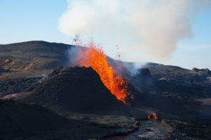 Un vulcano che esplode - curiosauro