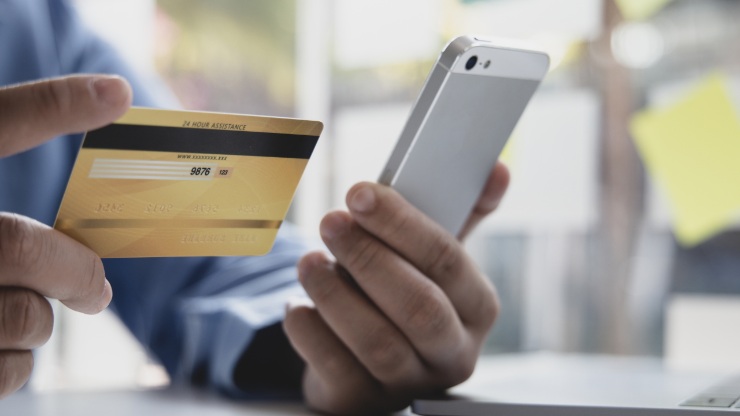 cellulare e carta di credito 