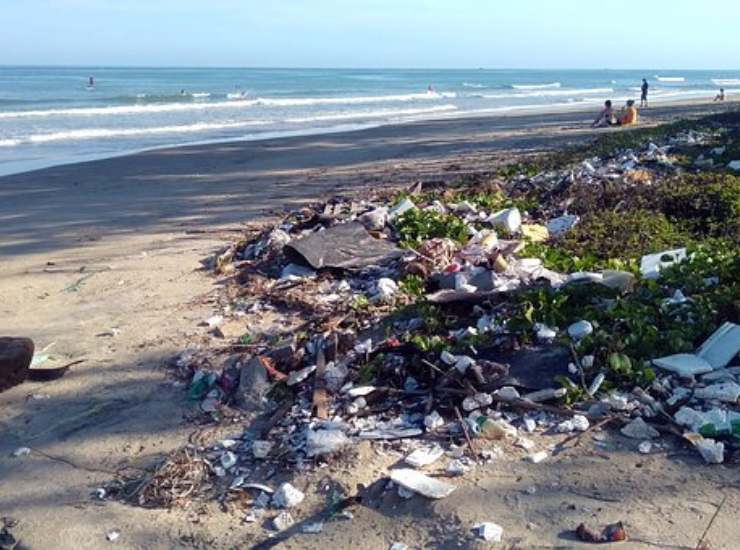Plastica da riciclare per salvaguardare gli oceani