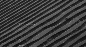 Il vinile visto al microscopio… assomiglia a un mondo incantato