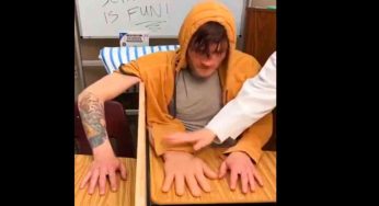 L’illusione della mano di gomma | Guarda come reagisce la mente umana a questo esperimento [VIDEO]