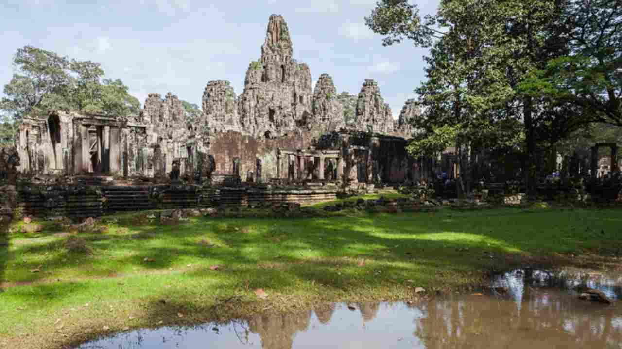 Bayon www.curiosauro.it