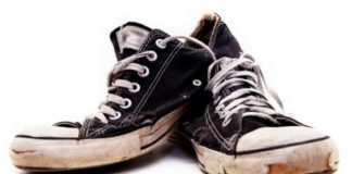 Scarpe che puzzano www.curiosauro.it