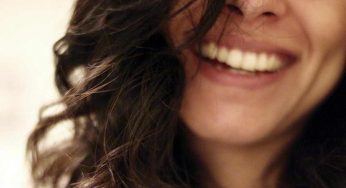 La velocità con cui sorridi dice tanto di te: la scienza ci aiuta a capire come siamo dentro
