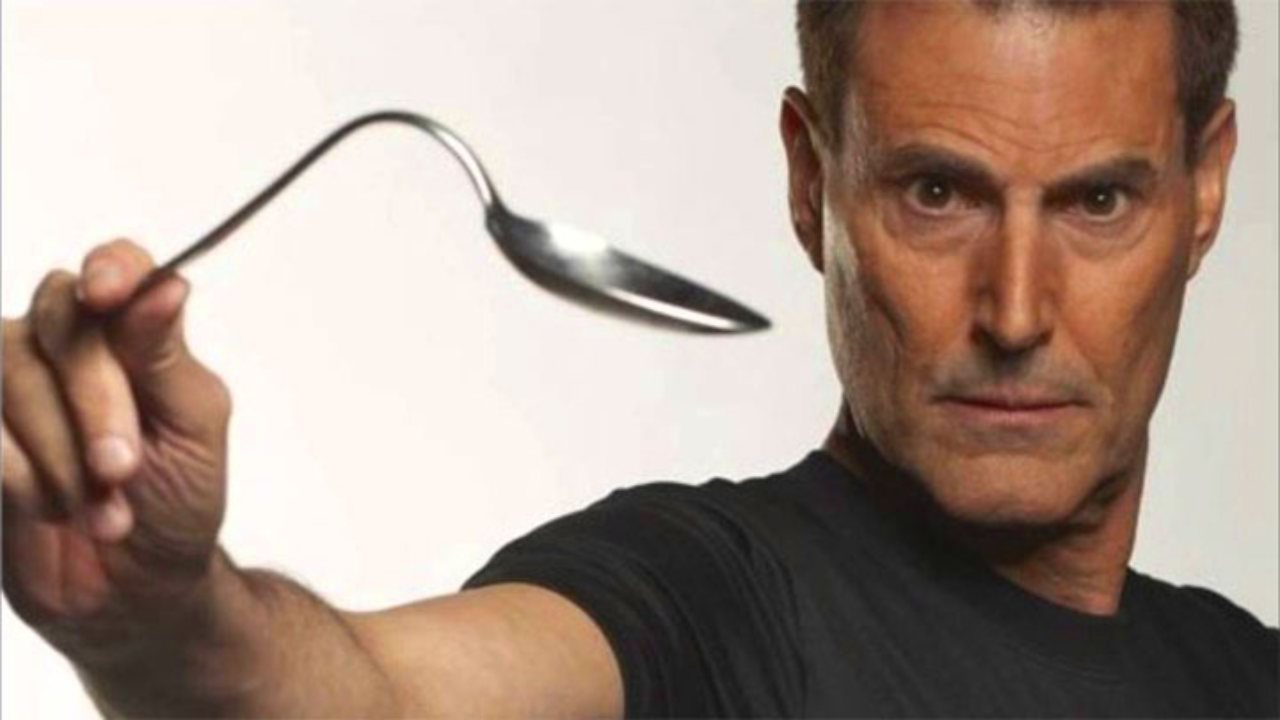 Uri Geller e la sua esperienza con gli alieni - (biografieonline) - 20220709-www.curiosauro.it