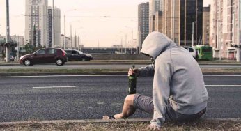 Da alcolizzato a ‘servo di Dio’: questo miracolo vi bagnerà gli occhi sin dal primo momento