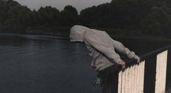 I suicidi aumentano durante le vacanze natalizie? La verità è molto diversa da quello che si pensa