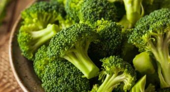 Incredibile quello che ha trovato un uomo aprendo la busta dei broccoli: “Era vivo”