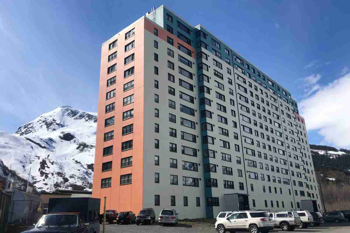 La storia della città di Whittier in Alaska